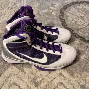 Nike Men’s Hyperize Flywire Basketball Shoes